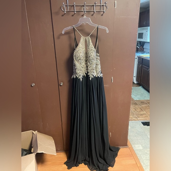 Dave & Johnny Dresses & Skirts - long prom dress